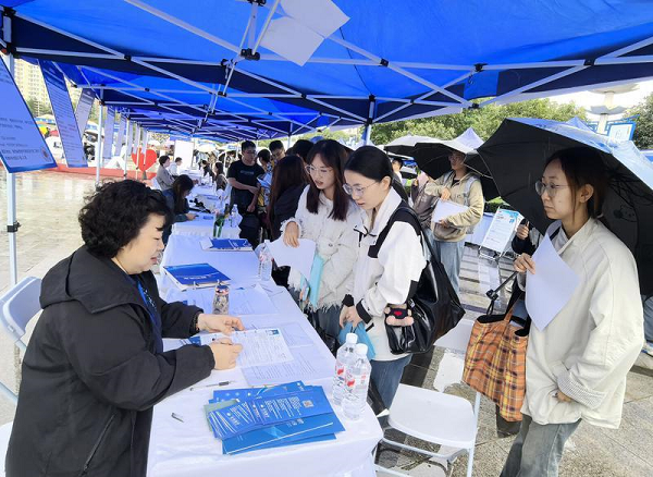 西安以人力資源服務(wù)之筆繪就溫暖民生畫卷