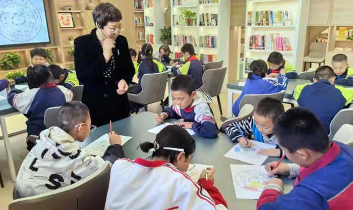 暖心護航 當好青少年成長路上的“引路人”