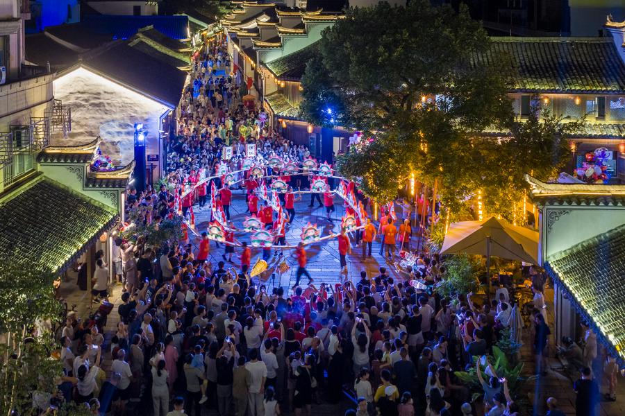 Celebrating Mid-Autumn Festival across China with joy, tradition
