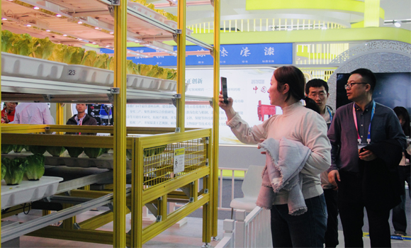 “无人植物工厂”，勾勒未来农场“新