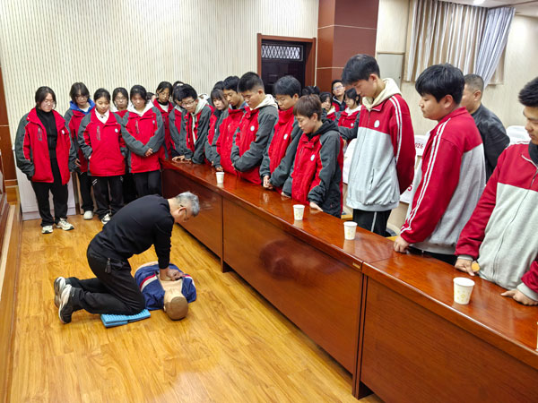 绥德县政协第三十七期“委员大讲堂”开讲