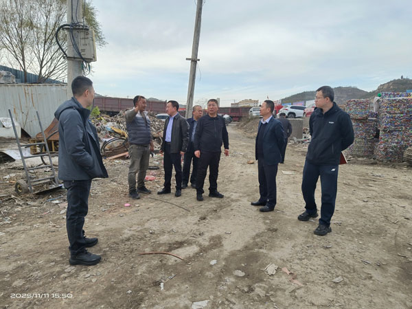 绥德县政协主席黑兆龙调研督导包西铁路（绥德段）沿线环境综合整治情况