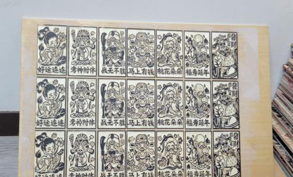 旬阳版画焕新生：一把刻刀“刻”就幸福路