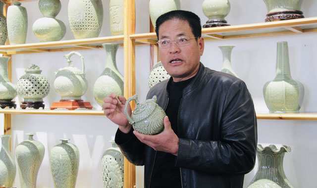 王战军的制瓷人生：既守千年艺，亦做“说瓷人”