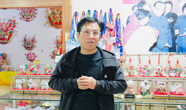 胡新明：把乡野泥巴“捏”到世界舞台