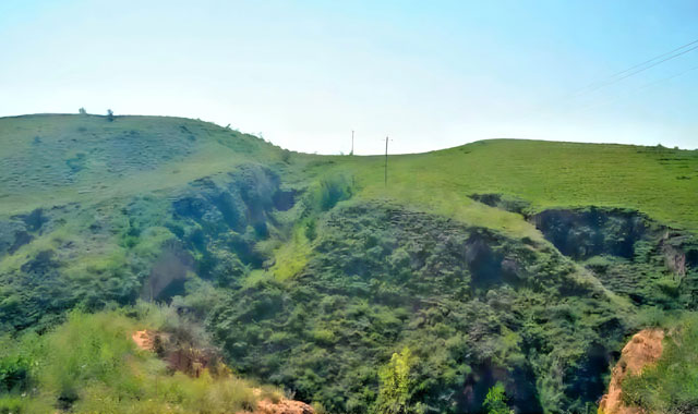 横山区新发现13千米秦直道遗迹