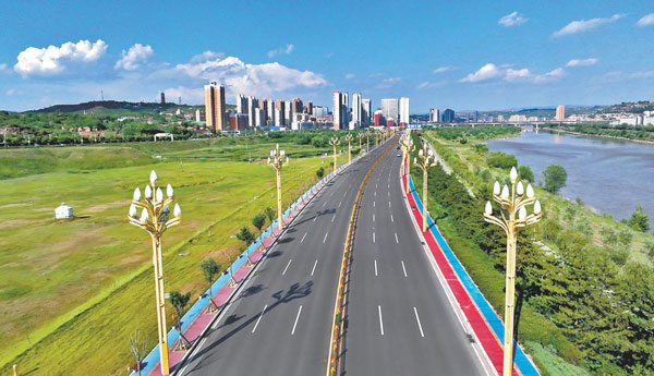 實(shí)干破局 創(chuàng)新領(lǐng)航 綠色鑄魂 ——“十四五”時(shí)期府谷縣經(jīng)濟(jì)社會(huì)高質(zhì)量發(fā)展回眸