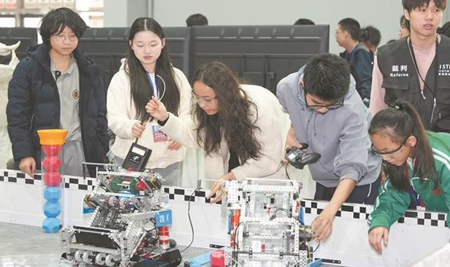 科创少年西安逐梦“机器人奥运会”